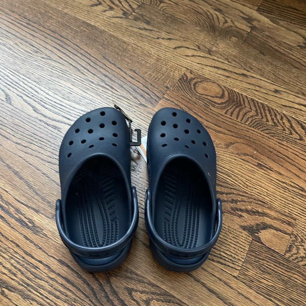 NWT Navy Blue Classic Crocs Size 2
